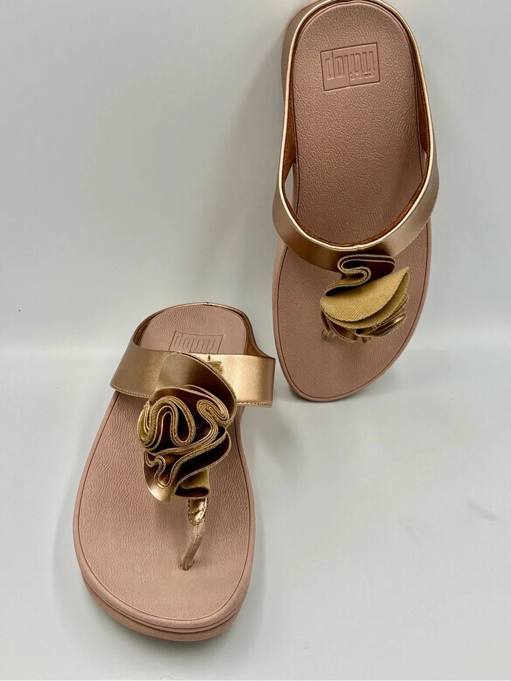 FitFlop Fino Bow Sandals Women’s US 7 EU 38 Rose Gold Metallic Comfort